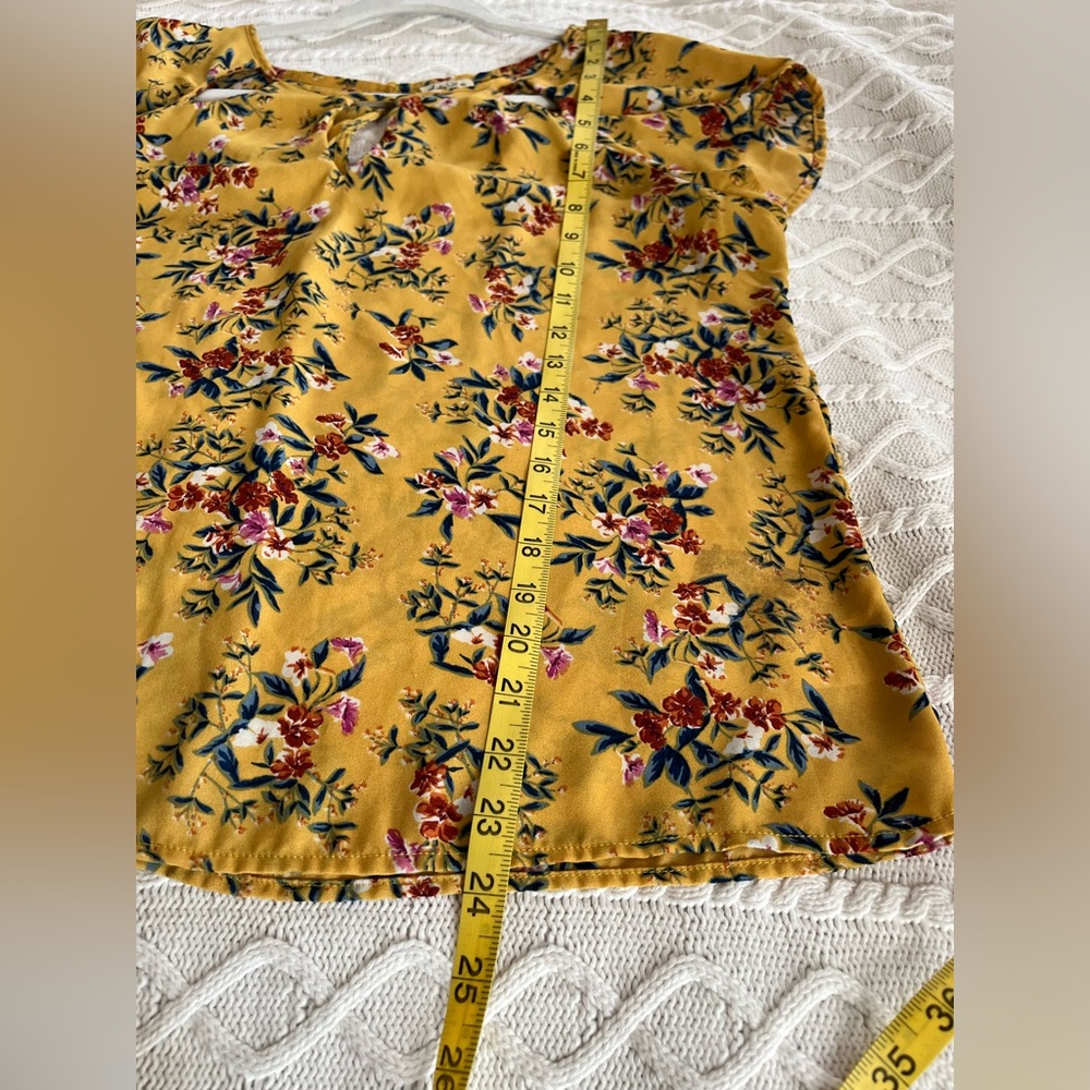 Lily White Yellow Floral Cut Out Blouse Women’s Size XL - Picture 12 of 14